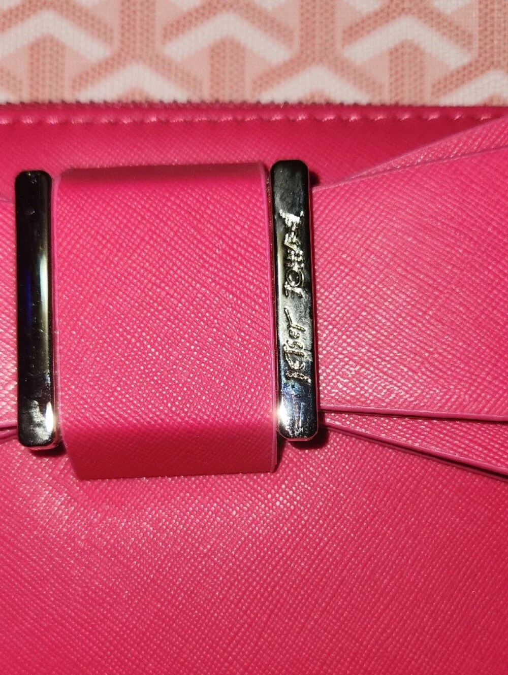 NWOT BETSEY JOHNSON Saffiano Leather Bow Wristlet - Hot Pink